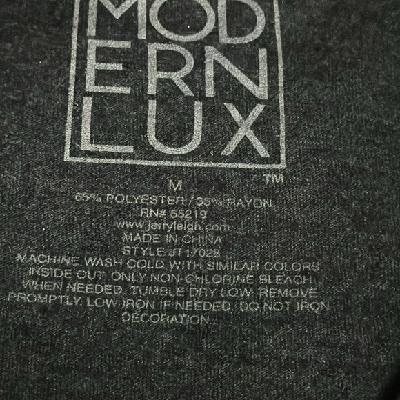 Modernlux Peace Love Graphic T Size Medium. NWOT. - Picture 7 of 7